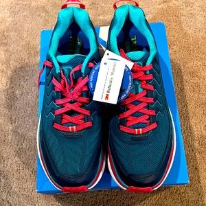 New Women’s Hoka Clifton 4 in Blue Coral/Ceramic